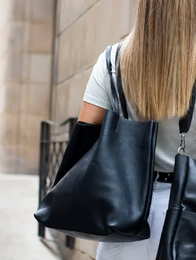 [MV 712.3] Cartera de Cuero Liso Nora